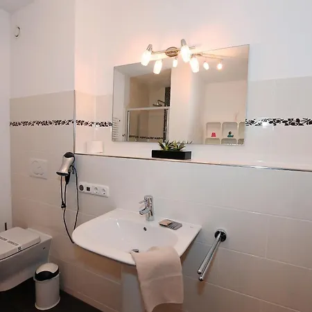 Bernstein Mare Luxor 3 *